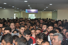 İş Bulmak Artık, Aslanın Midesinde Olunca?