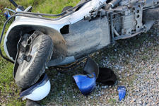 Kaskı Parçalanan Sürücü, Ağır Yaralı