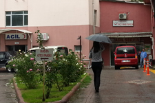 Yaşlı Adam, Az Kalsın Donuyordu