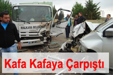 Çöp Kamyonu ile Pikap Çarpıştı: 4 Yaralı