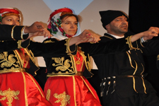 Vekillik Gitti Ama Oynamaya Devam