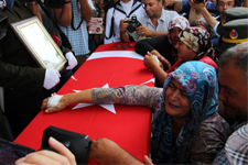 Şehit Annesi, 