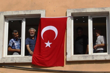 Hdp?liler, Türk Bayrağını Kendileri Astı!