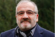 Seçim Sonuçlarını Beğenmeyen Ünlü Şair, Türkiye'yi Terk Etti