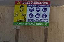 57.Alay Şehitliği?nde Deprem İz Bıraktı